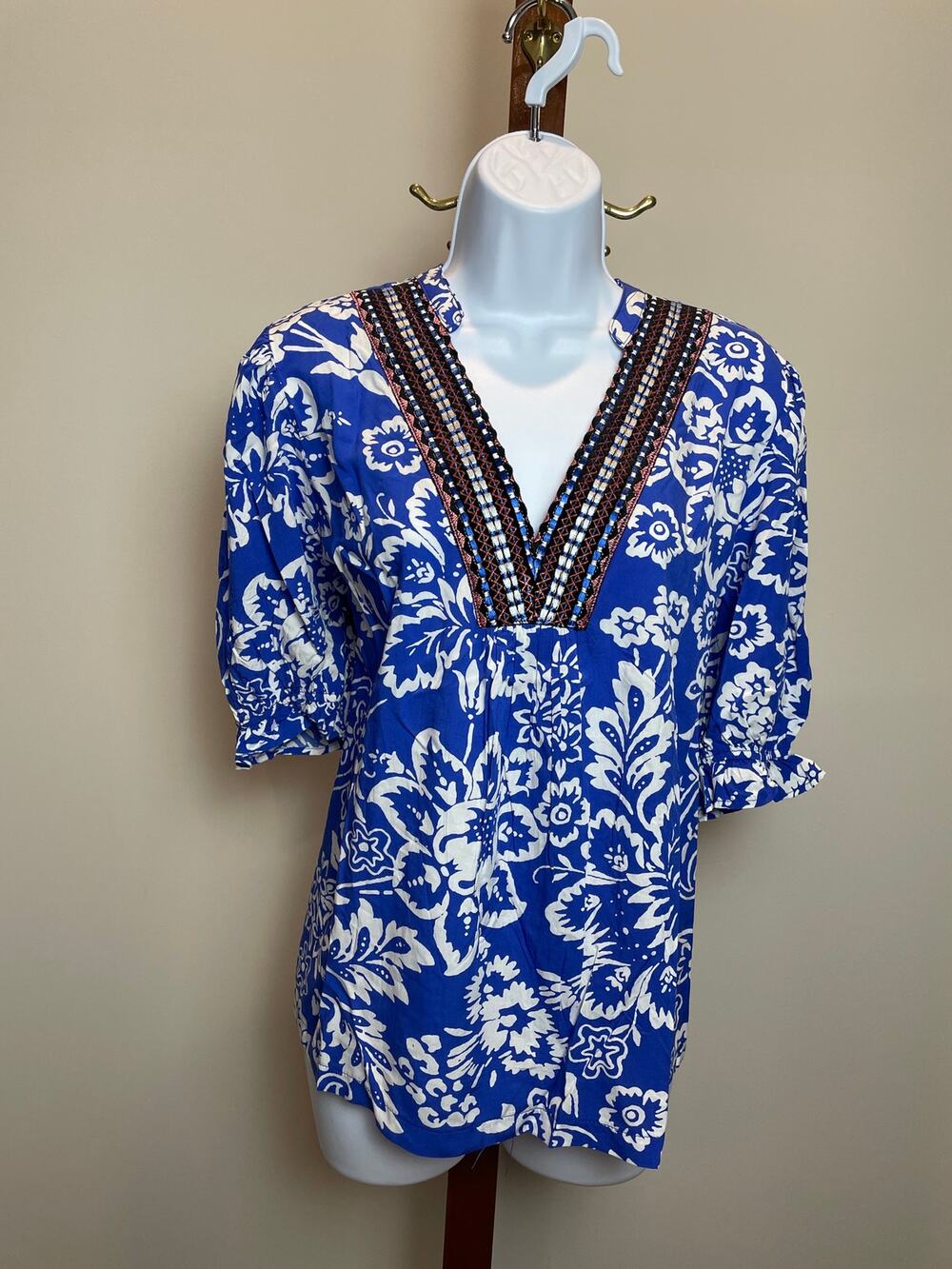 Pinch Womens Blue White Floral Embroidered Neck Cotton Top XXL New With Tag